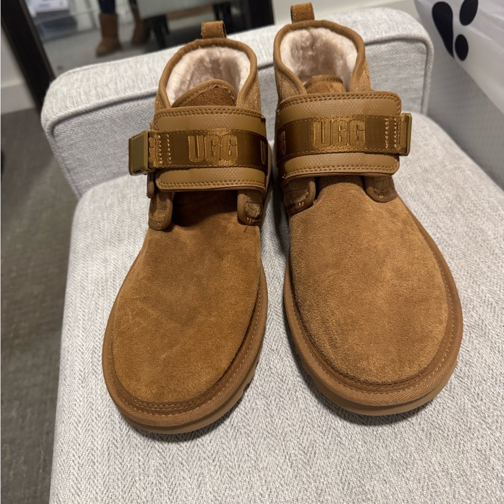 UGG Chestnut - BRAND NEW